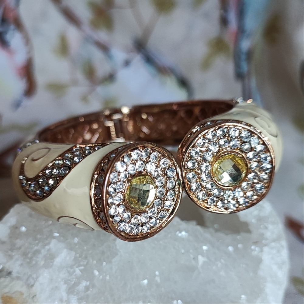 Cream Gold Tone Swirl Enameled Clear Citrine Rhinestone Clamper Bangle Bracelet - Picture 8 of 10